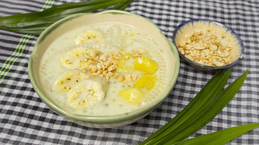 Chè Chuối is one of the most popular Vietnamese desserts. Here’s why it’s so renowned.