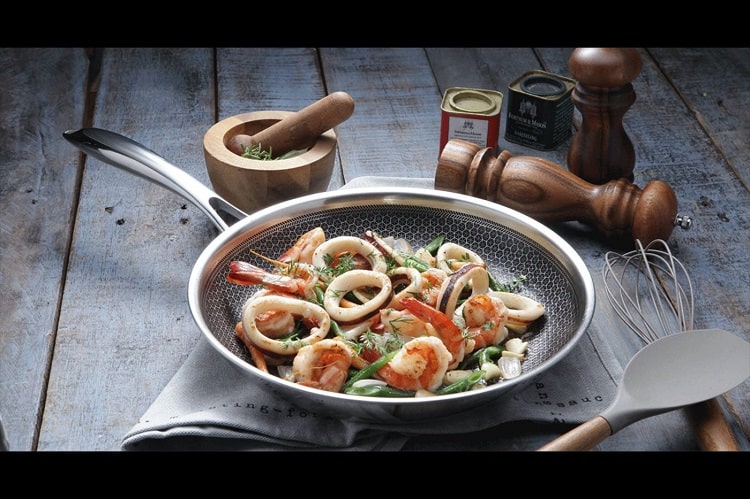 Wok Vs Skillet: Which One Is Worth It?